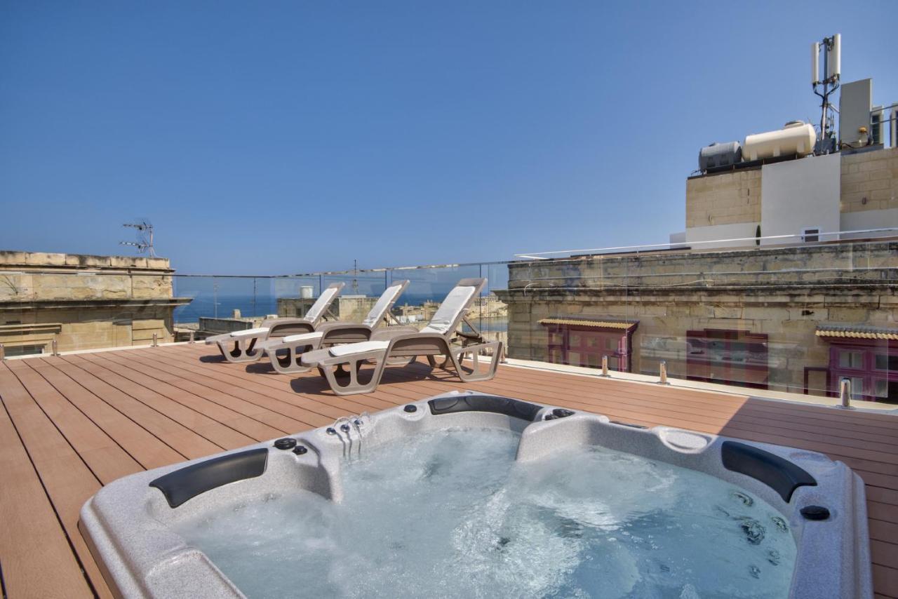 Valletta Luxe 3-Bedroom Duplex Penthouse With Sea View Terrace And Jacuzzi Esterno foto