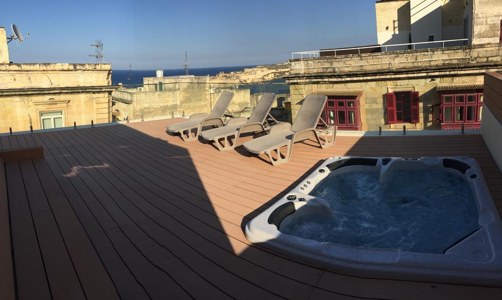 Valletta Luxe 3-Bedroom Duplex Penthouse With Sea View Terrace And Jacuzzi Esterno foto