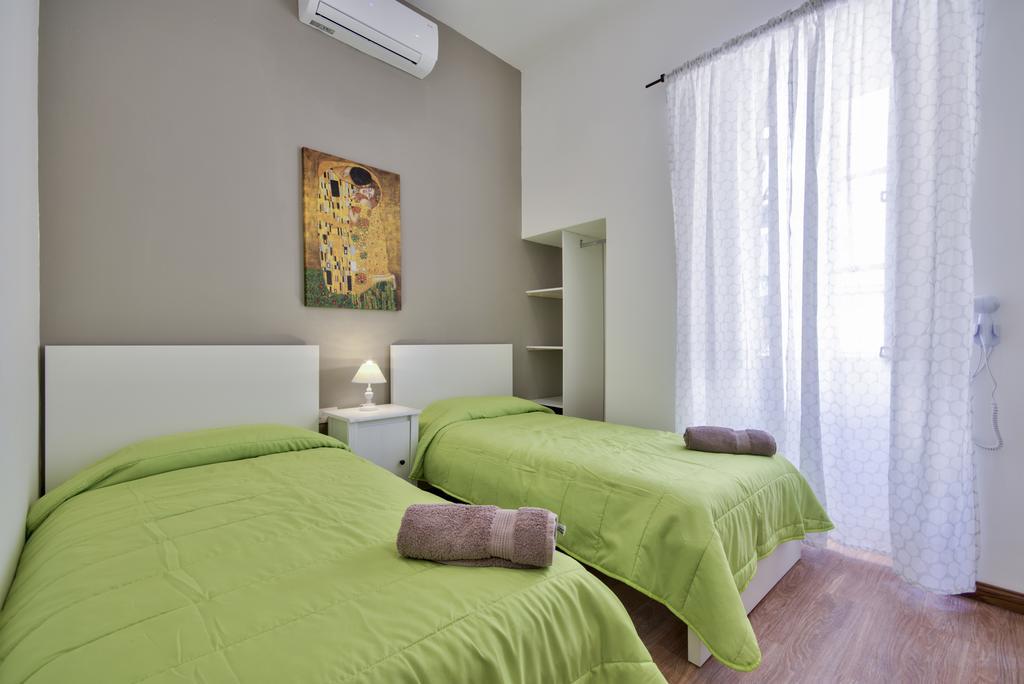Valletta Luxe 3-Bedroom Duplex Penthouse With Sea View Terrace And Jacuzzi Esterno foto