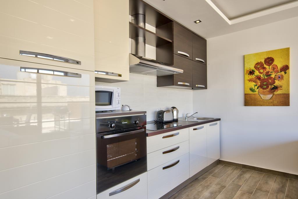 Valletta Luxe 3-Bedroom Duplex Penthouse With Sea View Terrace And Jacuzzi Esterno foto