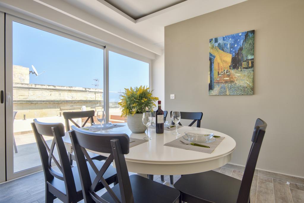 Valletta Luxe 3-Bedroom Duplex Penthouse With Sea View Terrace And Jacuzzi Esterno foto